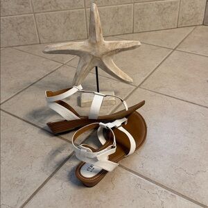 Eurosoft by Sofft White T-Strap Sandals Size 8 | Cushioned Comfort | Summer